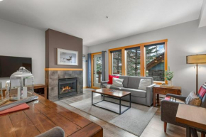 Modern Cabin Vibes with pool at The Lodges
